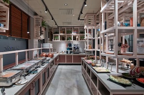 Buffet breakfast on weekends (SEK 179 per person)
