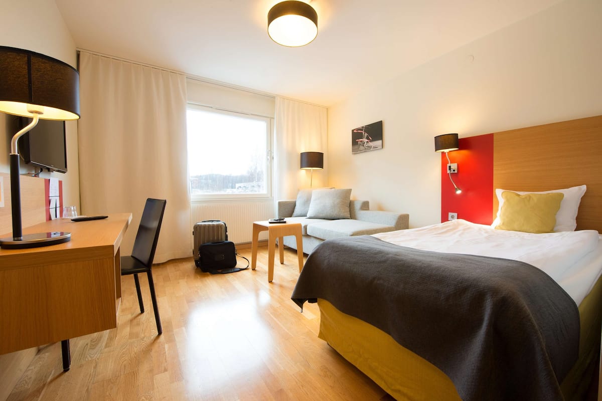 standard single room | in-room safe, desk, iron/ironing board, free wifi