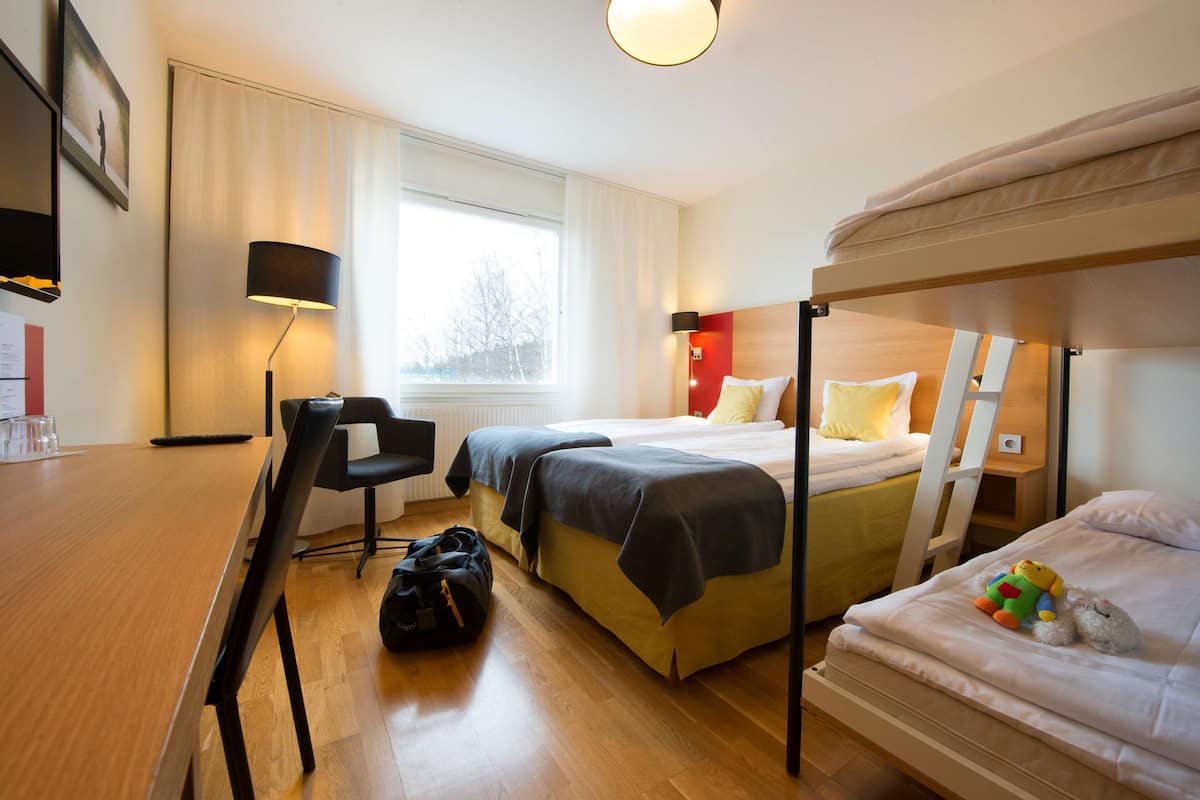 Family Room (Four) | In-room safe, desk, iron/ironing board, free WiFi