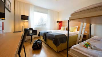 Family Room (Four) | In-room safe, desk, iron/ironing board, free WiFi