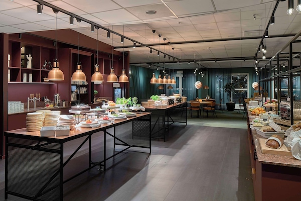 Café da manhã com buffet diário (SEK 179 por pessoa)