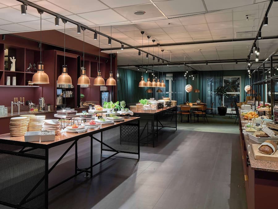 Daily buffet breakfast (SEK 179 per person)