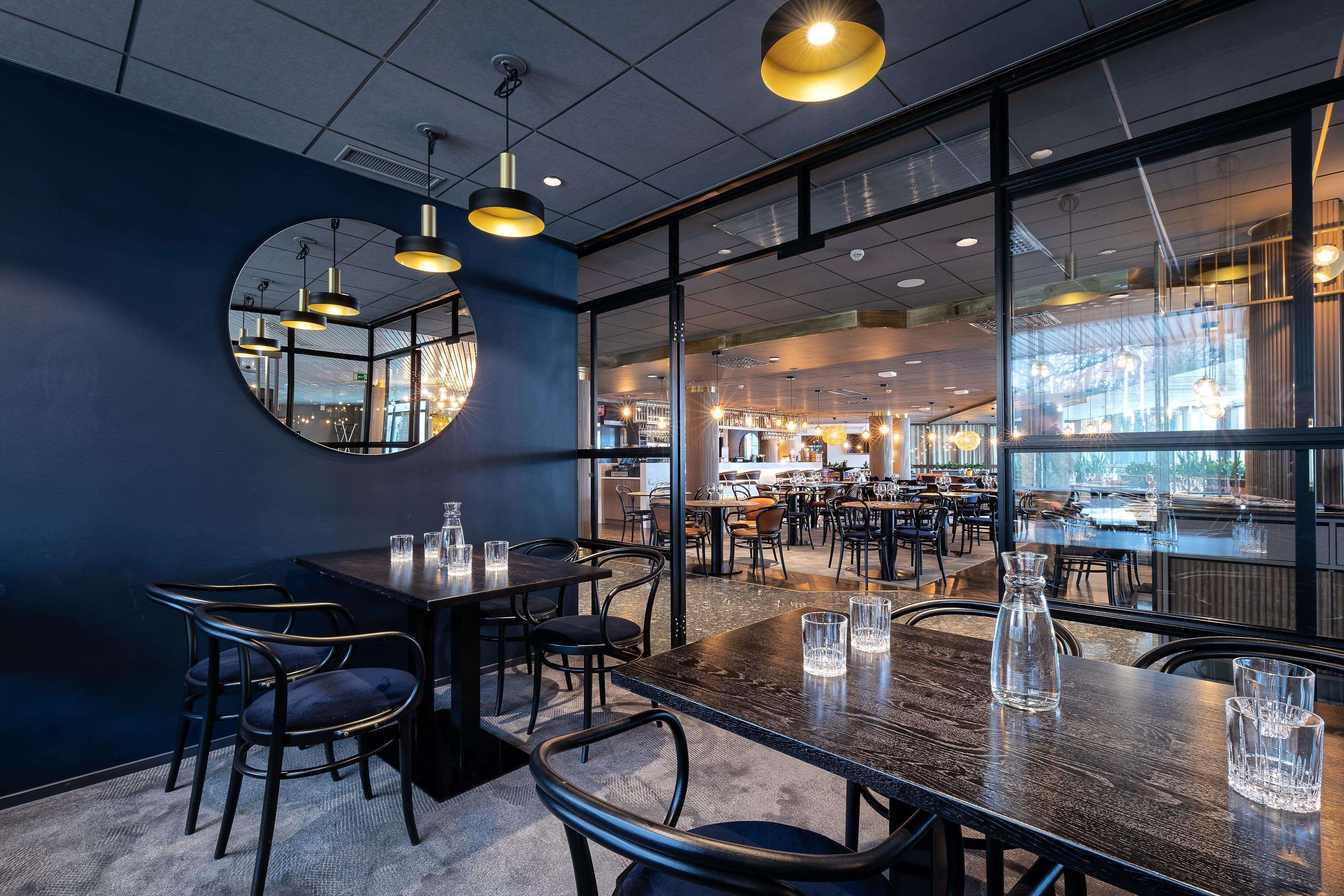 朝食、ランチ、ディナーに営業 (スカンジナビア料理)