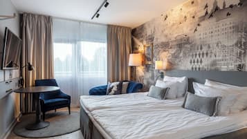 Junior Suite | Minibar, in-room safe, desk, free cots/infant beds