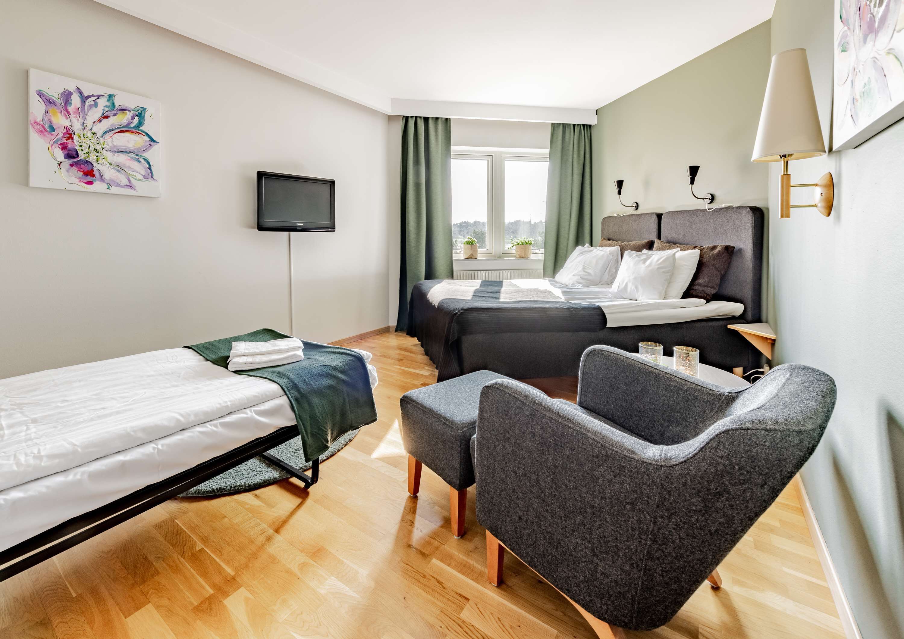 1 bedroom, pillow-top beds, individually decorated, desk