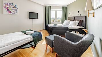 Pillow-top beds, individually decorated, desk, laptop workspace