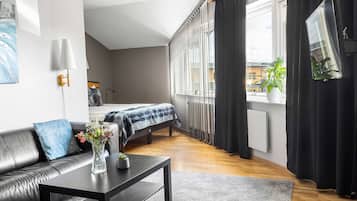 Habitación estándar, 1 cama King size, para no fumadores | Camas con pillow-top, decoración personalizada y escritorio