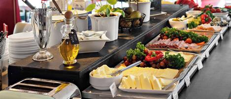 Desayuno completo incluido todos los días