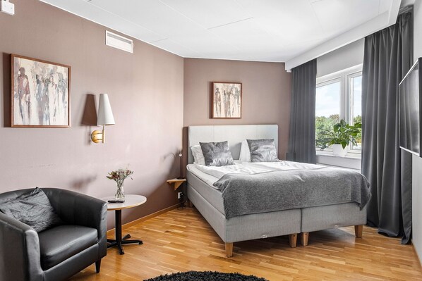 Standard Room, 1 Queen Bed, Non Smoking