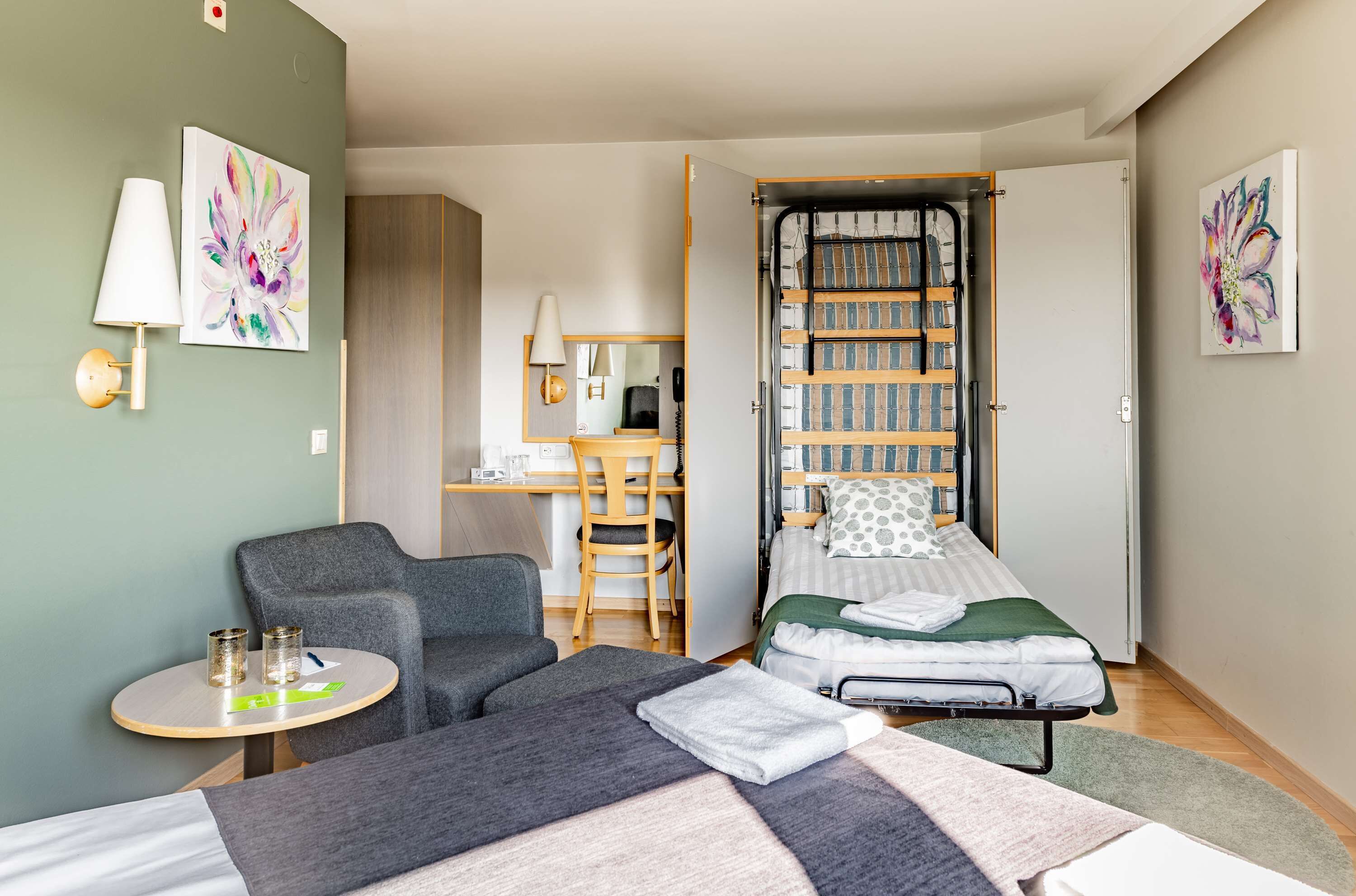 1 bedroom, pillow-top beds, individually decorated, desk