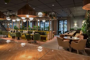 Serveert ontbijt en diner, lokale gerechten