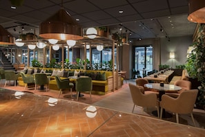 Serveert ontbijt en diner, lokale gerechten