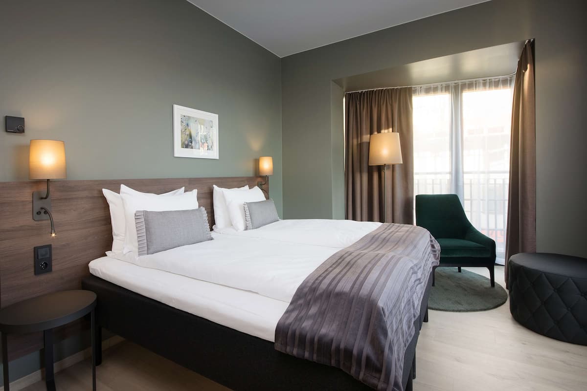 Kamer, 1 queensize bed | Een bureau, een strijkplank/strijkijzer, gratis wifi