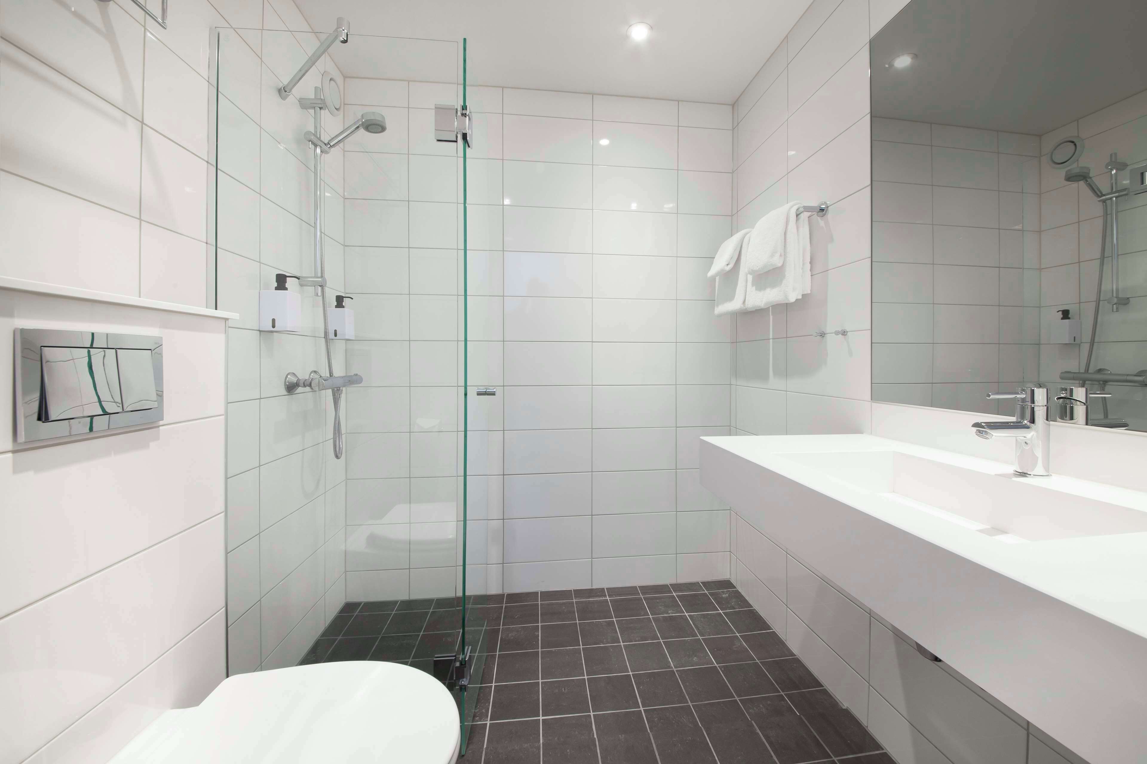 room, 1 queen bed | desk, iron/ironing board, free wifi, wheelchair access