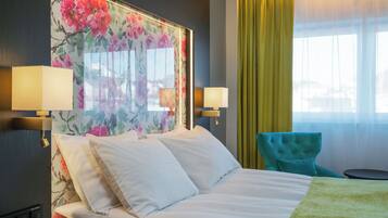 高級寢具、舒適加層、客房內保險箱、書桌