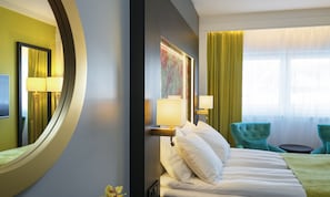 Standard Double Room, Non Smoking | Premium bedding, pillow-top beds, in-room safe, desk