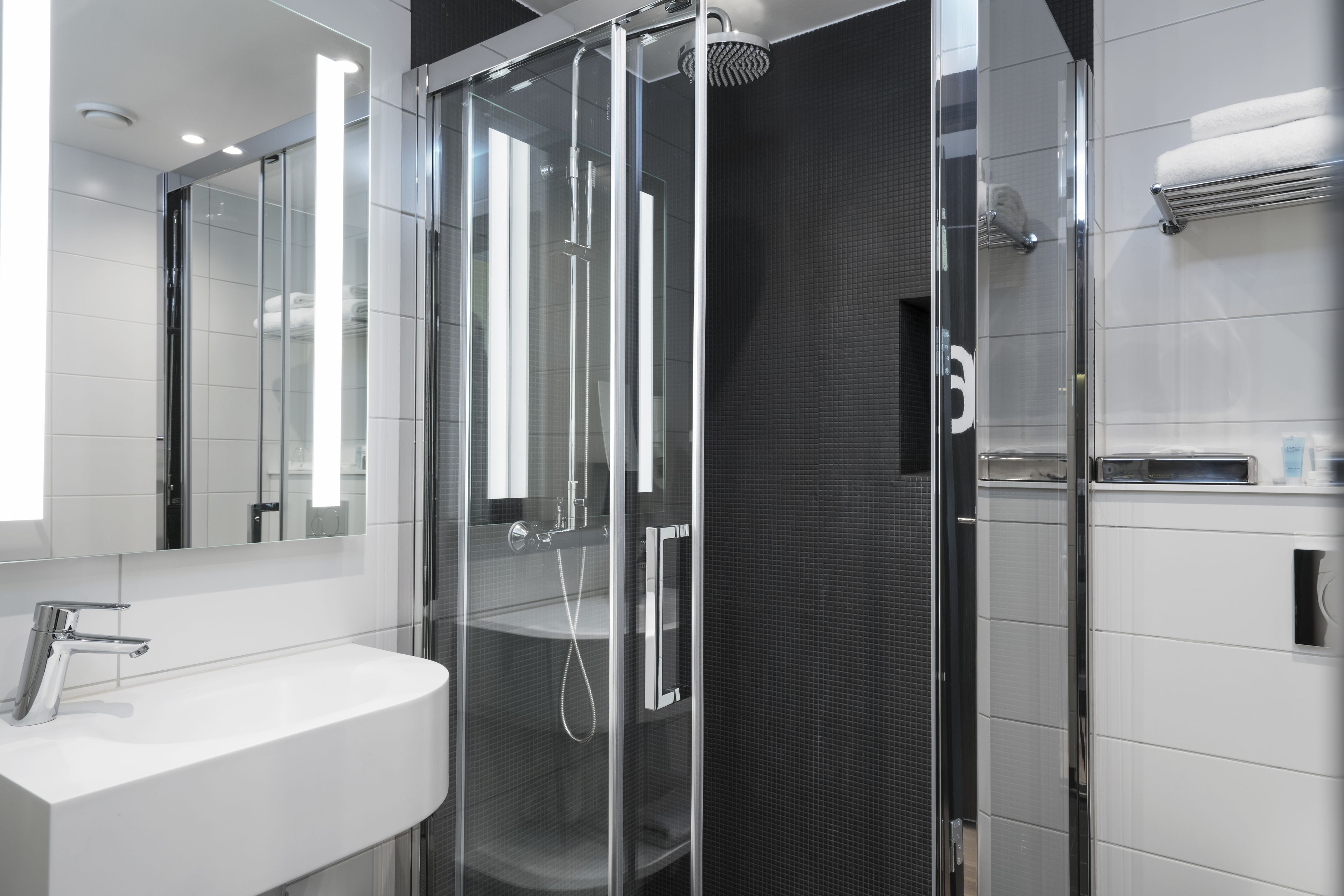 family room, 2 single beds, non smoking (standard) | bathroom | shower, free toiletries, hair dryer, bathrobes