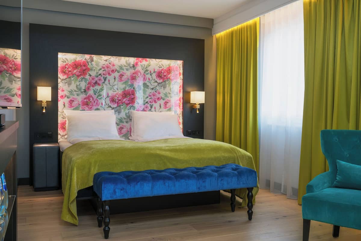 Superior Room, Non Smoking | Premium bedding, pillowtop beds, in-room safe, desk