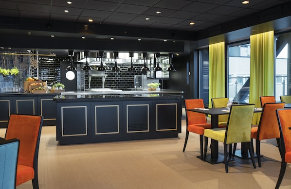 Free daily buffet breakfast - Thon Hotel Arendal (Arendal)