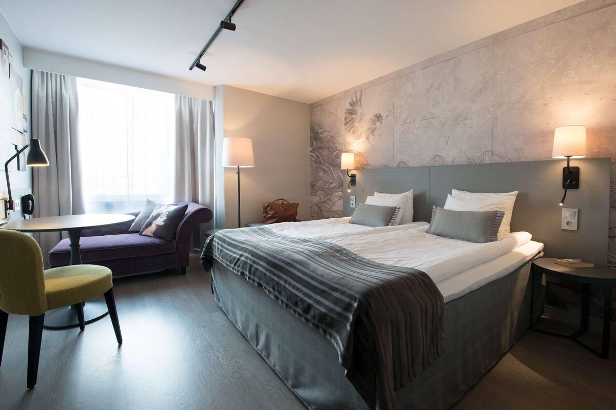 In-room safe, desk, iron/ironing board, WiFi (free)