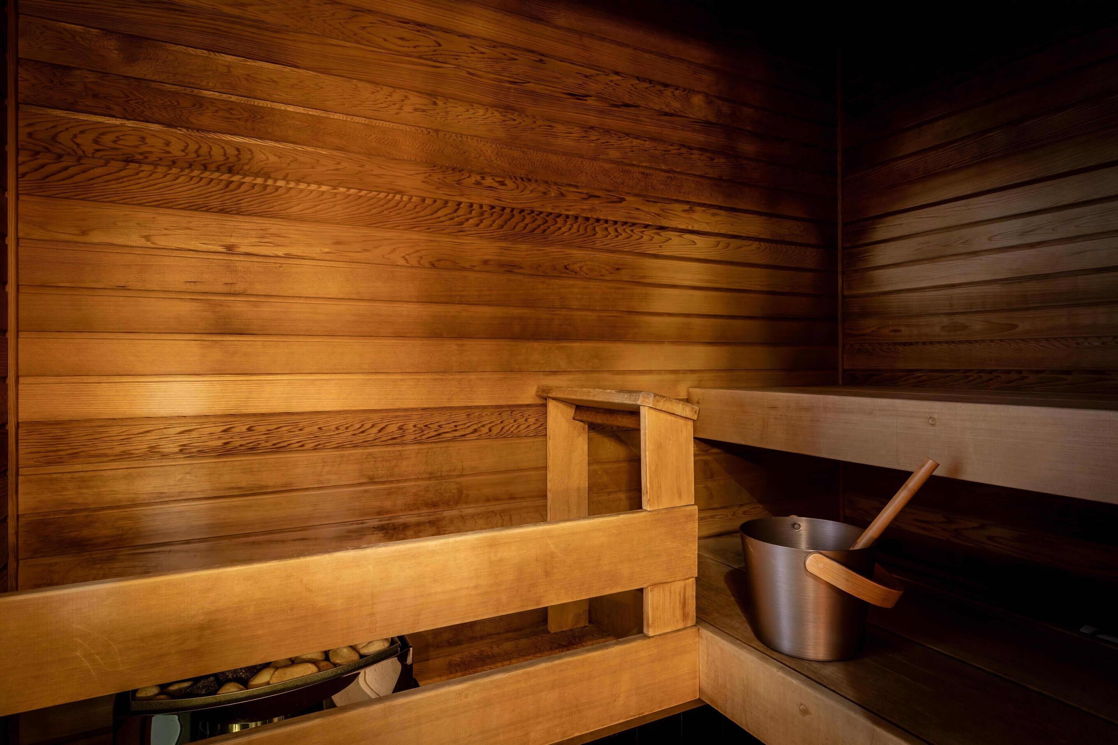 presidential suite, non smoking | bathroom | shower, free toiletries, hair dryer, towels