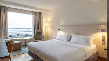 Rom, 1 kingsize-seng, parkutsikt | Allergitestet sengetøy, minibar, lydisolert og strykejern/-brett