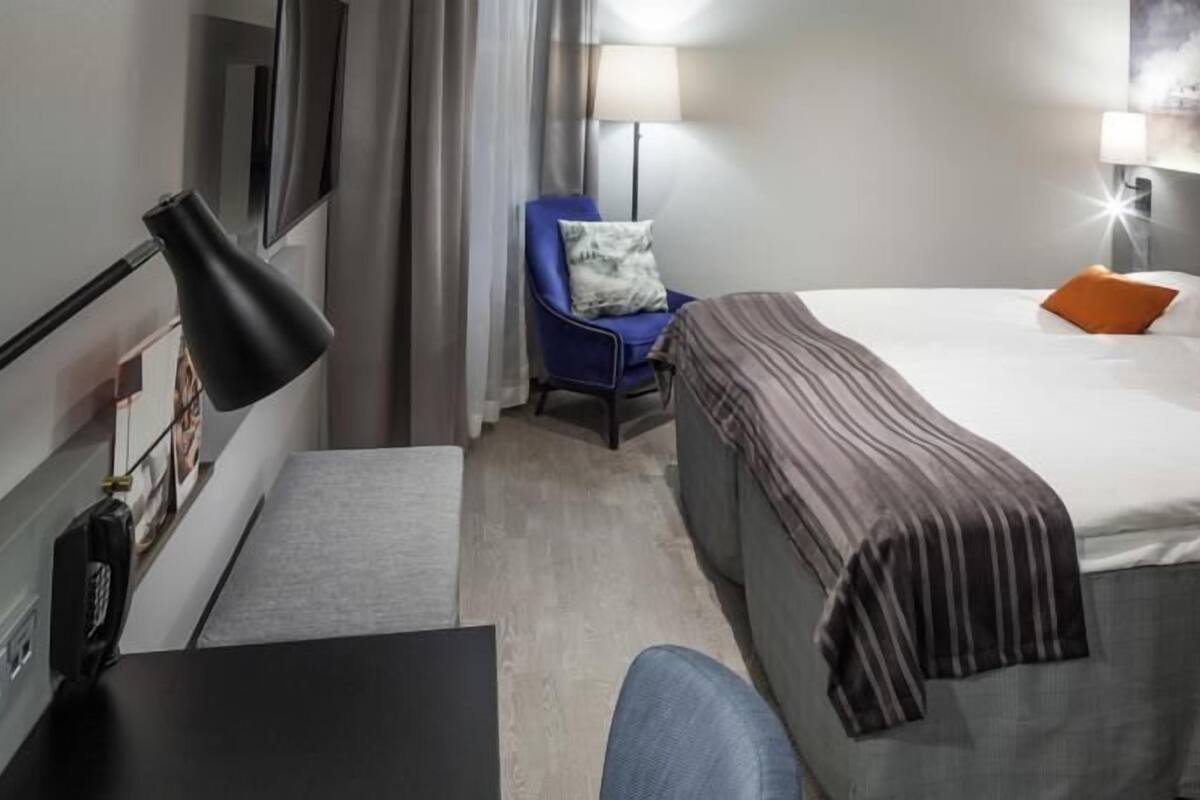 Minibar, desk, blackout curtains, soundproofing