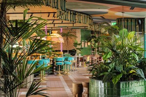 2 Restaurants, Frühstück