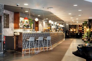 Bar (in der Unterkunft)