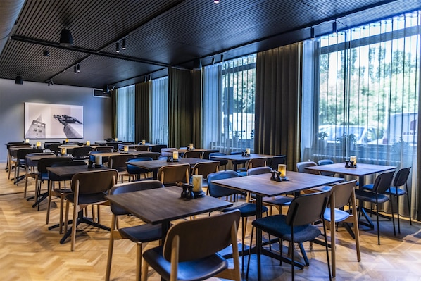 Desayuno buffet todos los días (DKK 229 por persona)