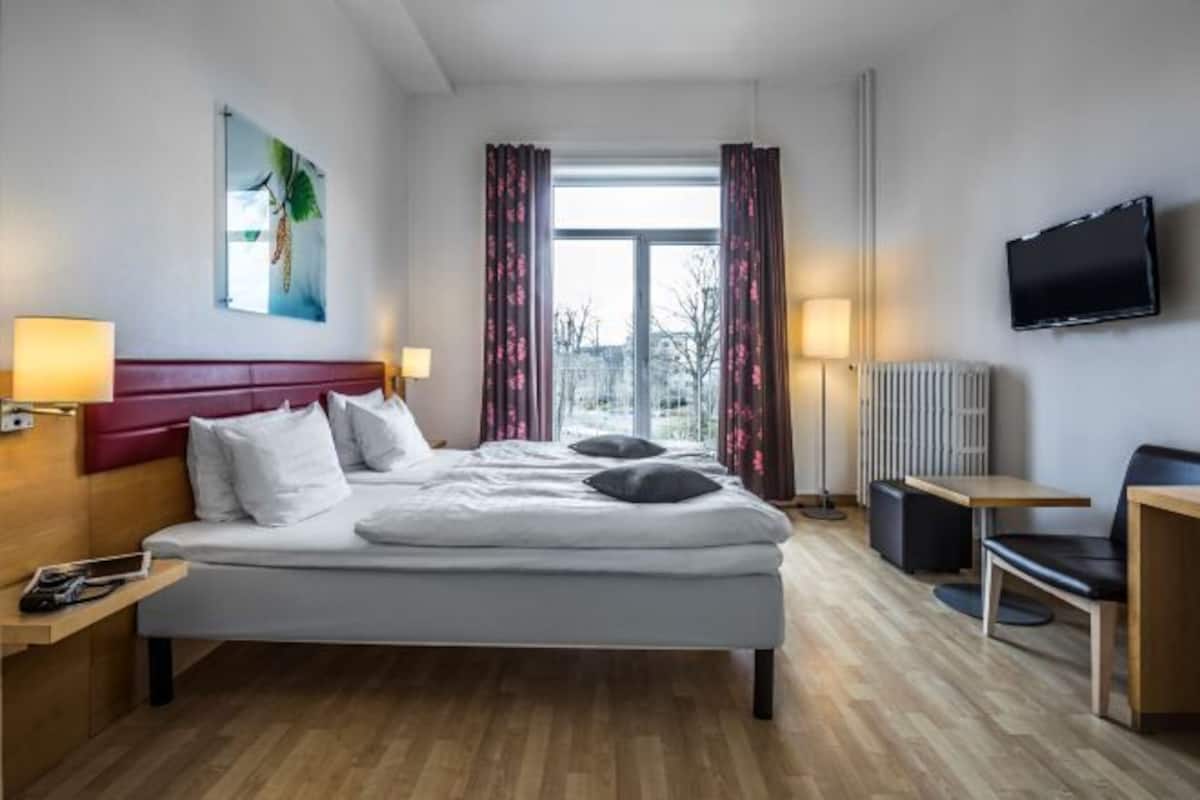 1 bedroom, in-room safe, bed sheets