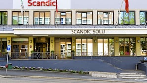 A hotel named "Scandic" with a modern facade, large windows, and a visible entrance. - Scandic Solli Oslo (Oslo)