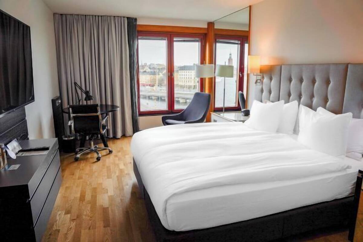 1 bedroom, premium bedding, in-room safe, blackout drapes