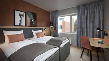 Skrivebord, strykejern/-brett, wi-fi (inkludert) og rullestolvennlig