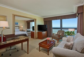Minibar, in-room safe, desk, laptop workspace