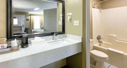 Baymont by Wyndham Prattville/Montgomery