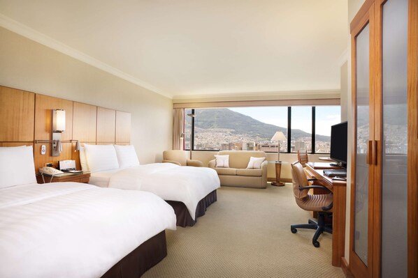 Premier Twin Room, 2 Single Beds | Egyptian cotton sheets, premium bedding, minibar, in-room safe