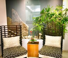 Sauna, hot tub, Turkish bath, body treatments, aromatherapy, facials