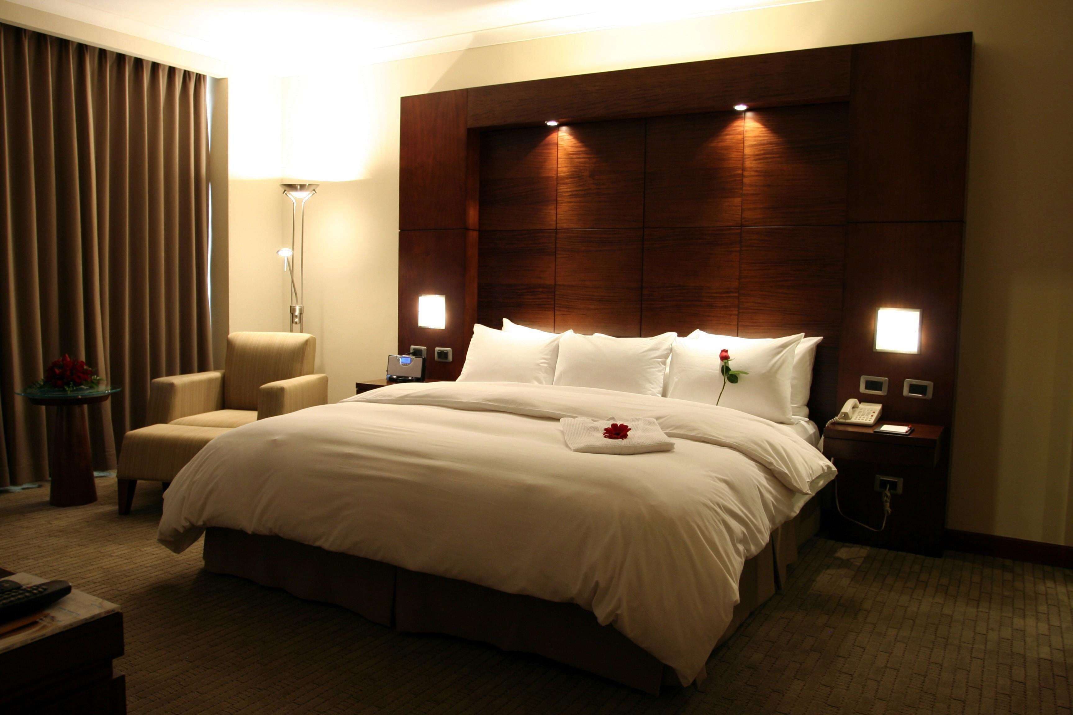 swiss, executive room, 1 king bed | egyptian cotton sheets, premium bedding, minibar, in-room safe