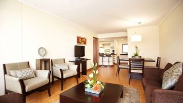 Sábanas de algodón egipcio, ropa de cama de alta calidad y minibar