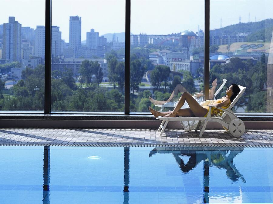 Innenpool, Liegestühle