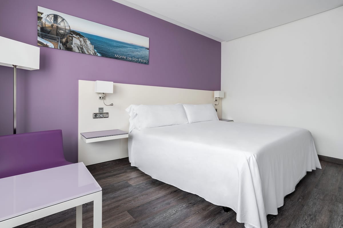 Double Room Single Use | 1 bedroom, down comforters, minibar, in-room safe
