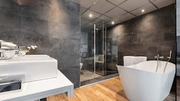 Couette en duvet d'oie, minibar, coffres-forts dans les chambres, bureau