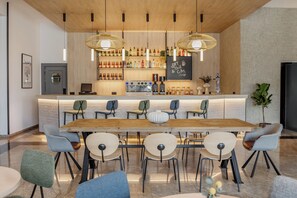 Frühstück, Mittagessen, Abendessen, regionale Küche 