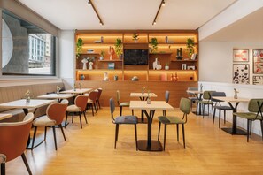 Breakfast, lunch and dinner served  - Hotel Santiago Plaza Affiliated by Meliá (Santiago de Compostela)