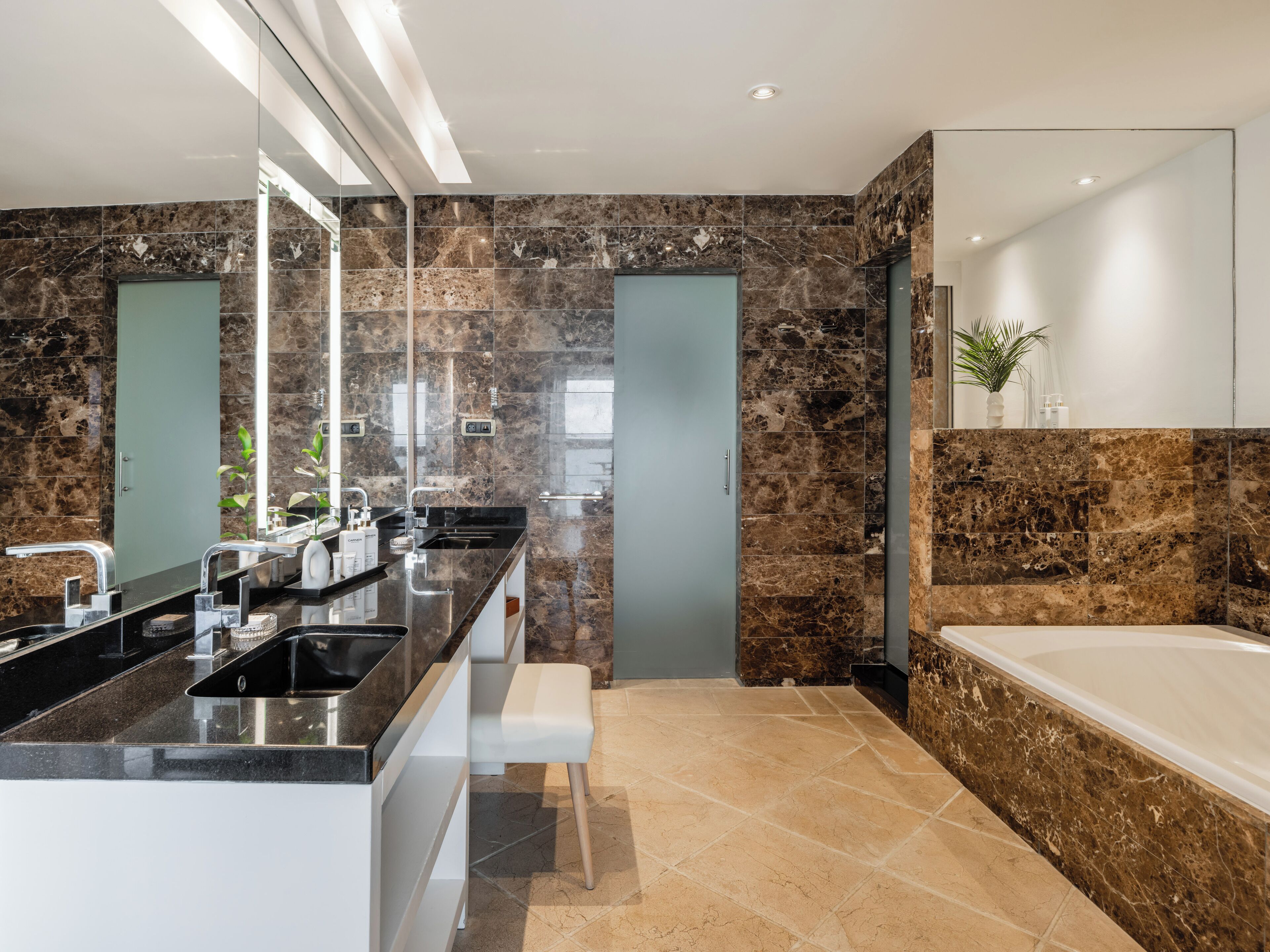 red level, grand suite, ocean view | premium bedding, minibar, in-room safe, desk