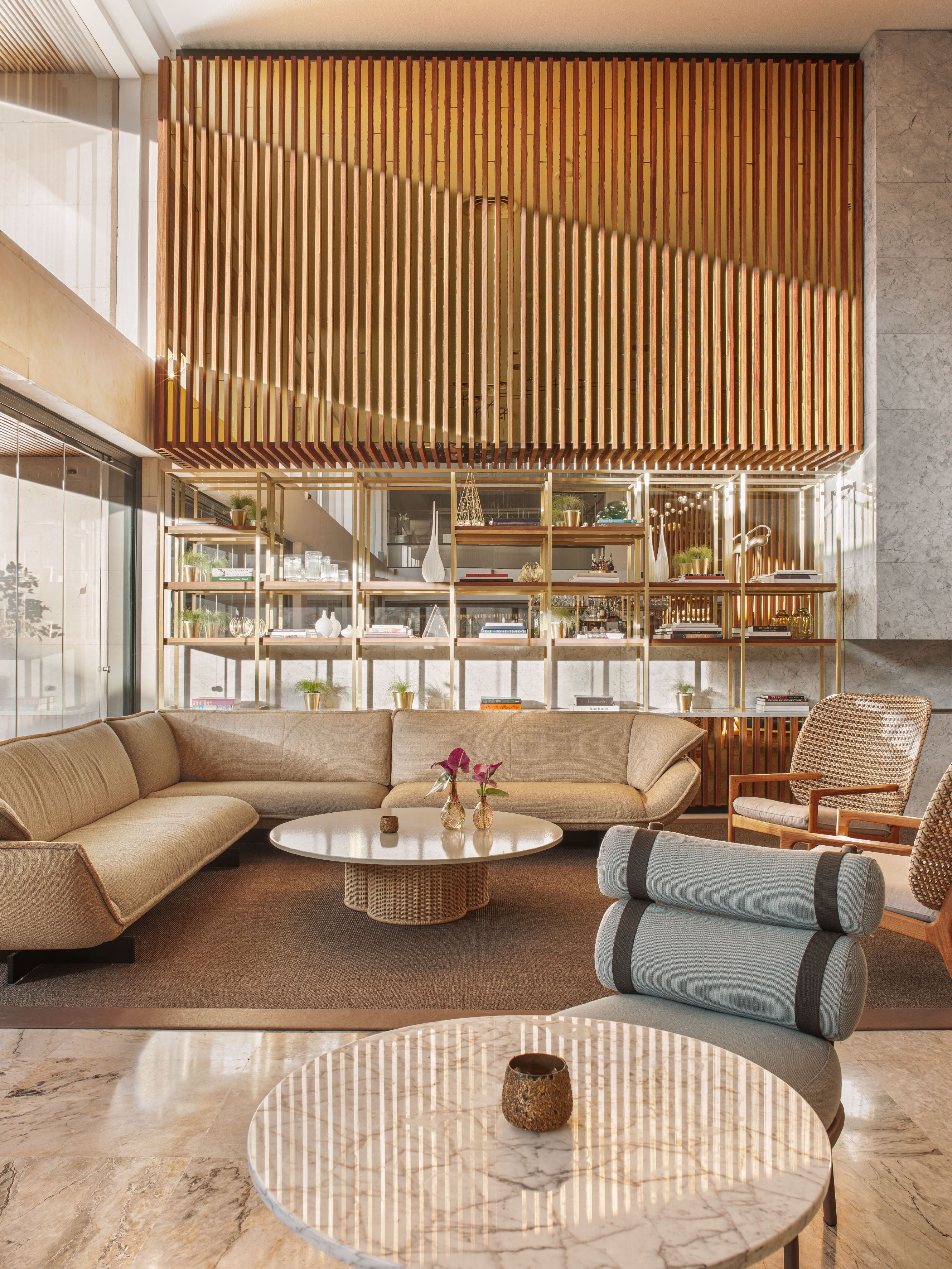 2 bars/lounges, poolside bar, beach bar