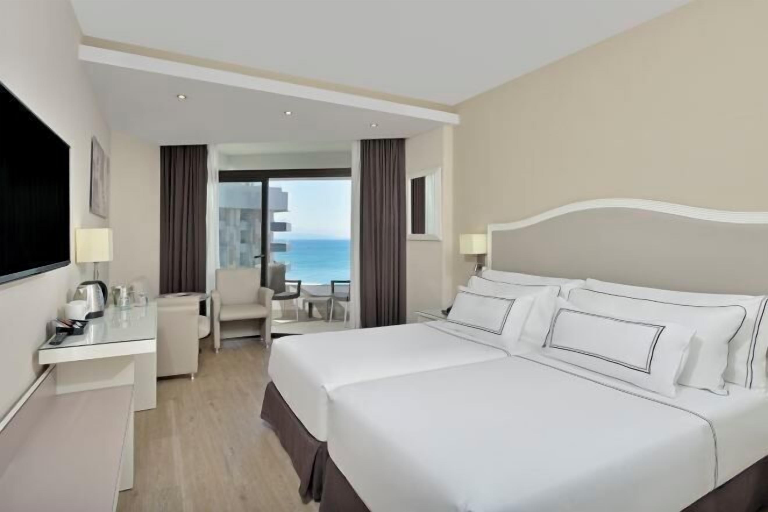 Minibar, desk, blackout curtains, free WiFi