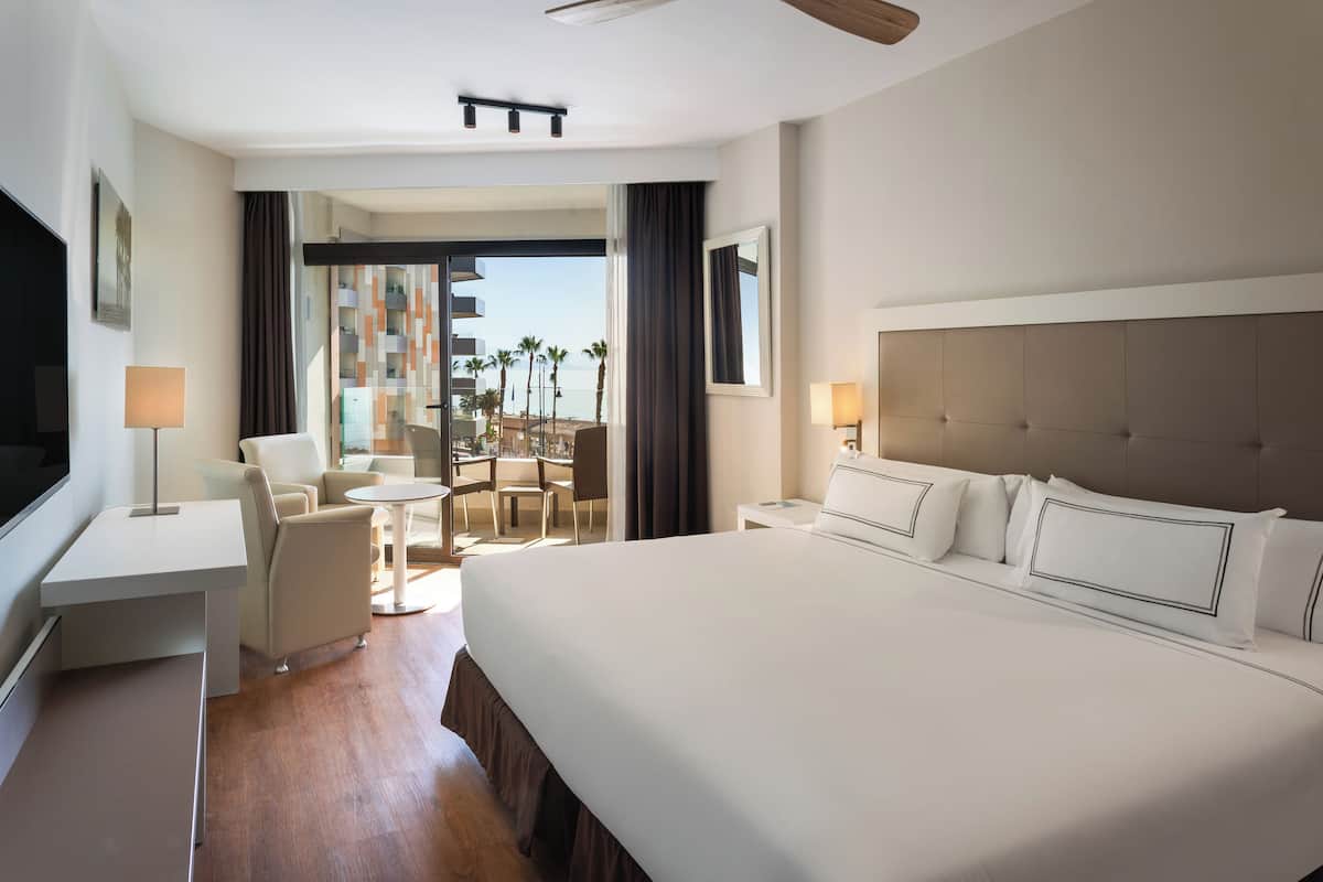 1 bedroom, minibar, desk, blackout curtains