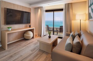 Minibar, escritorio, cortinas blackout y wifi gratis 